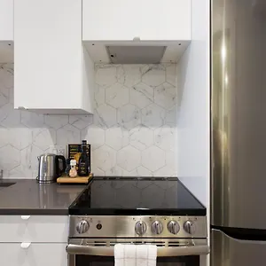 The Santamaria Golden Palms By Den Appartement Montréal