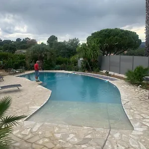 Petit Endroit Paisible Hébergement de vacances La Roquette-sur-Siagne